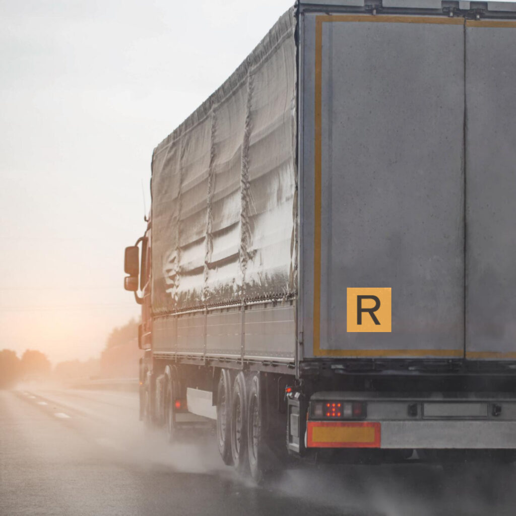 Camion cisterna per il trasporto di rifiuti pericolosi 1