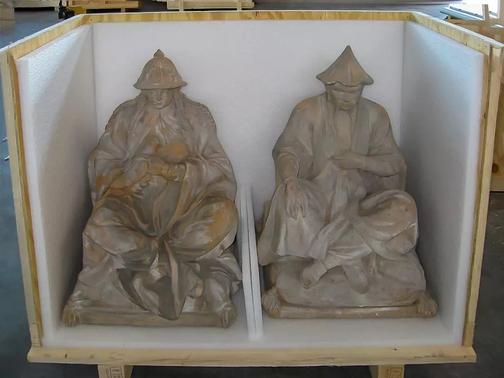 Cefis Srl - servizio di imballaggio merce di valore: statue orientali