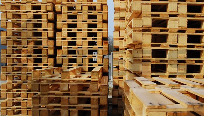 Produciamo pallet eur in legno HT in varie misure pronte a magazzino o personalizzabili