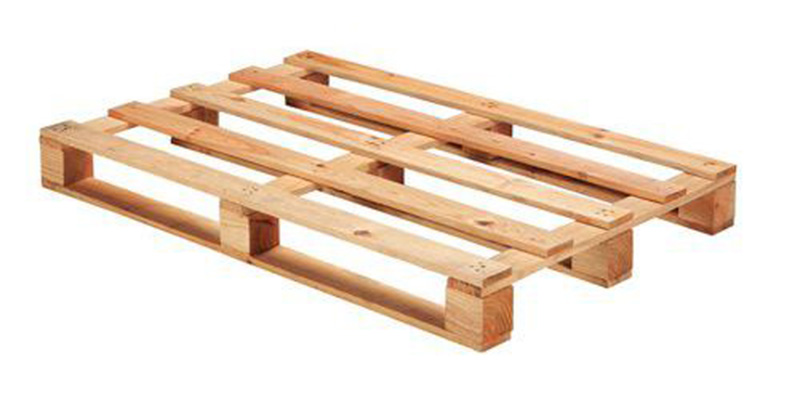 Produciamo pallet in legno HT nel formato standard 1200x1000 mm, oltre che in altre dimensioni pronte a magazzino o realizzati su misura.