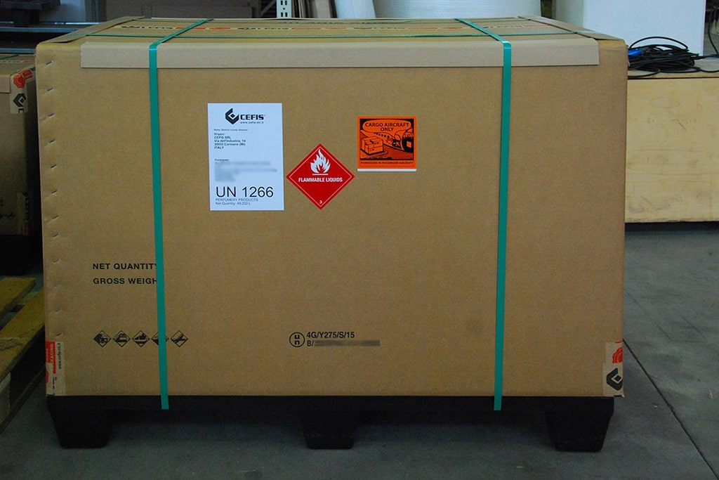 Le scatole omologate UN 4G e 4GV in cartone sono disponibili in molte misure, anche di grandi dimensioni
