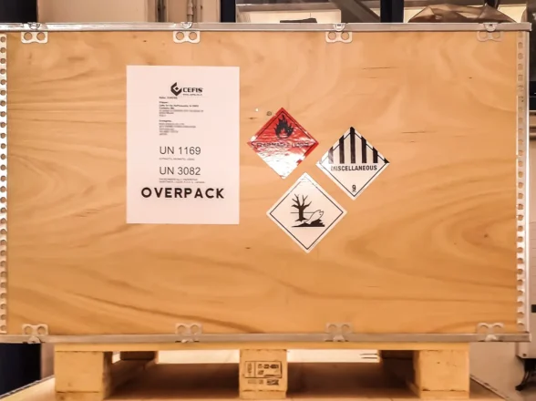 Sovrimballaggio overpack merci pericolose Cefis srl imballaggio merci pericolose imballaggi industriali